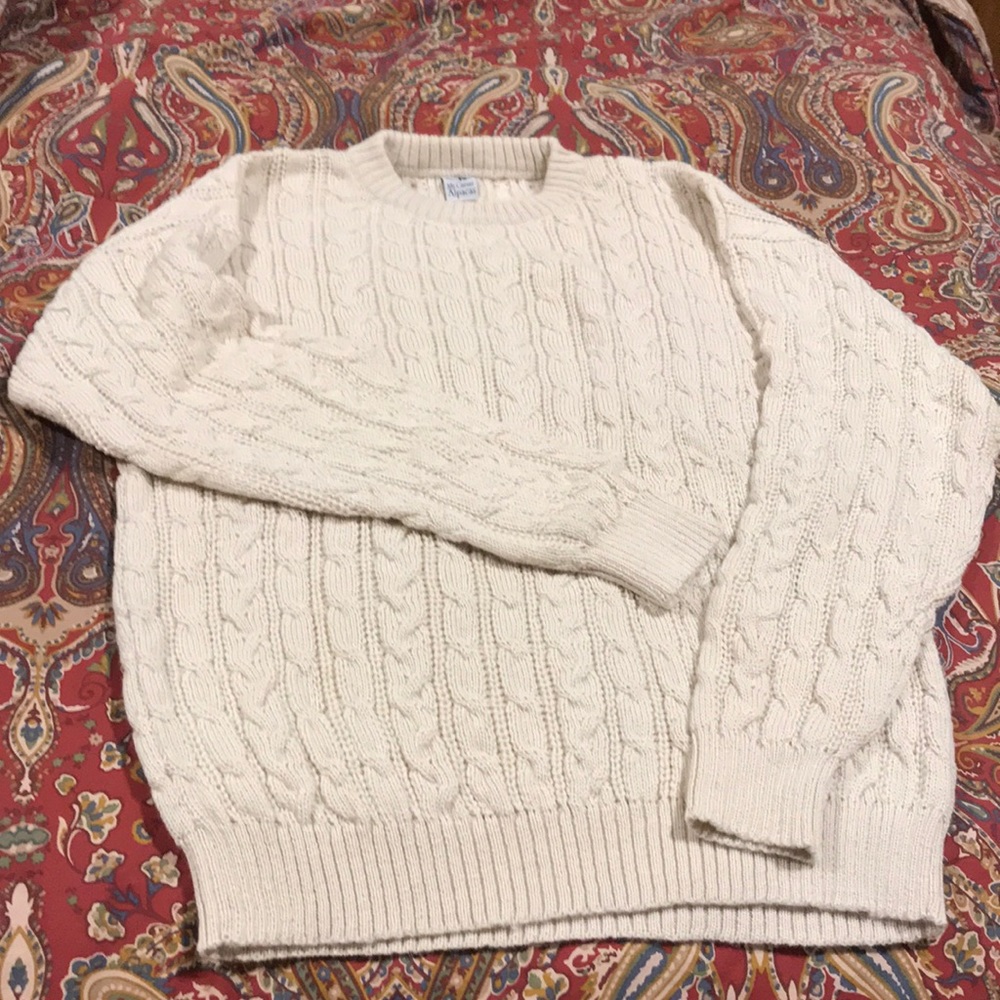 100% baby alpaca wool cable knit sweater EUC.